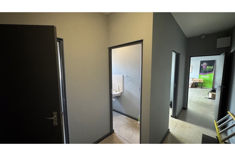 To Let commercial Property for Rent in Greenbushes Eastern Cape